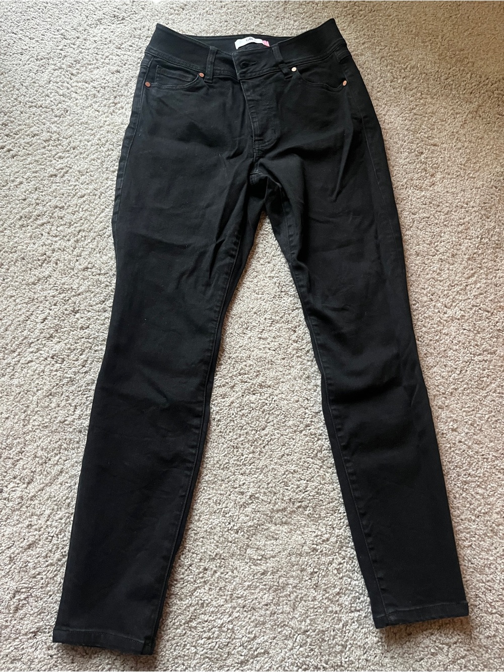 NWT Cabi - Cinch Skinny Black - 12
